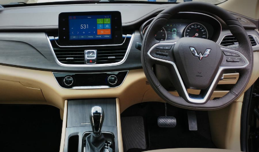 bagian dalam review wuling